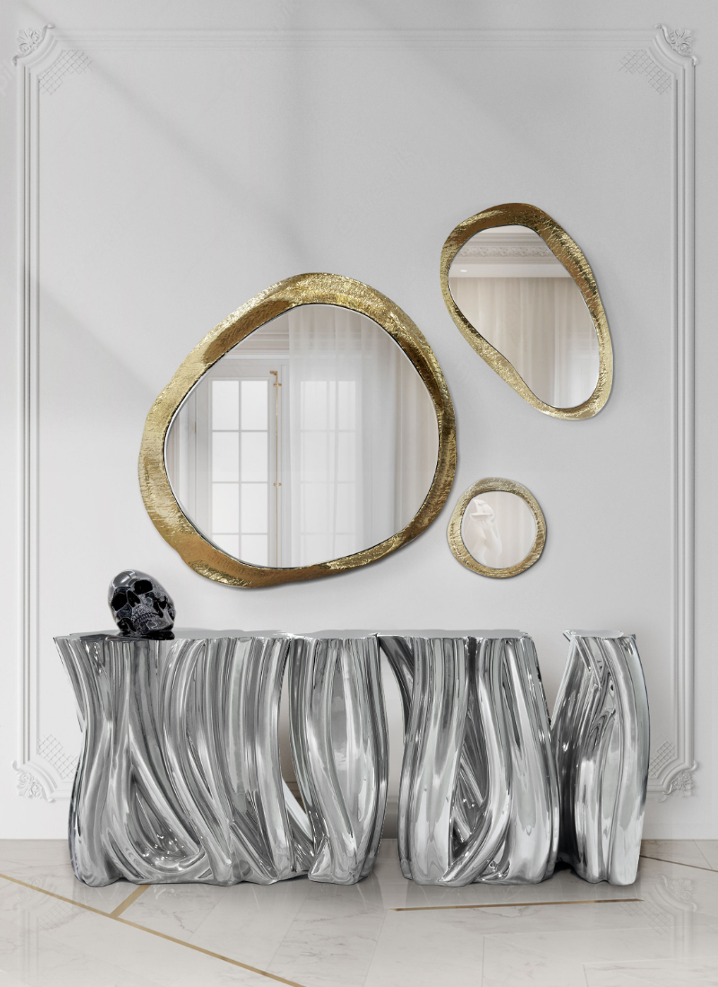 Luxury home design with a modern console table and a luxury mirror 